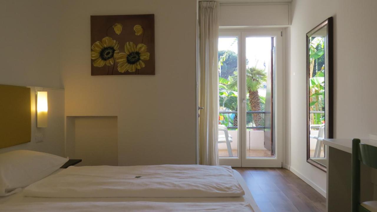 Hotel Villa Claudia Torbole Sul Garda Exterior foto