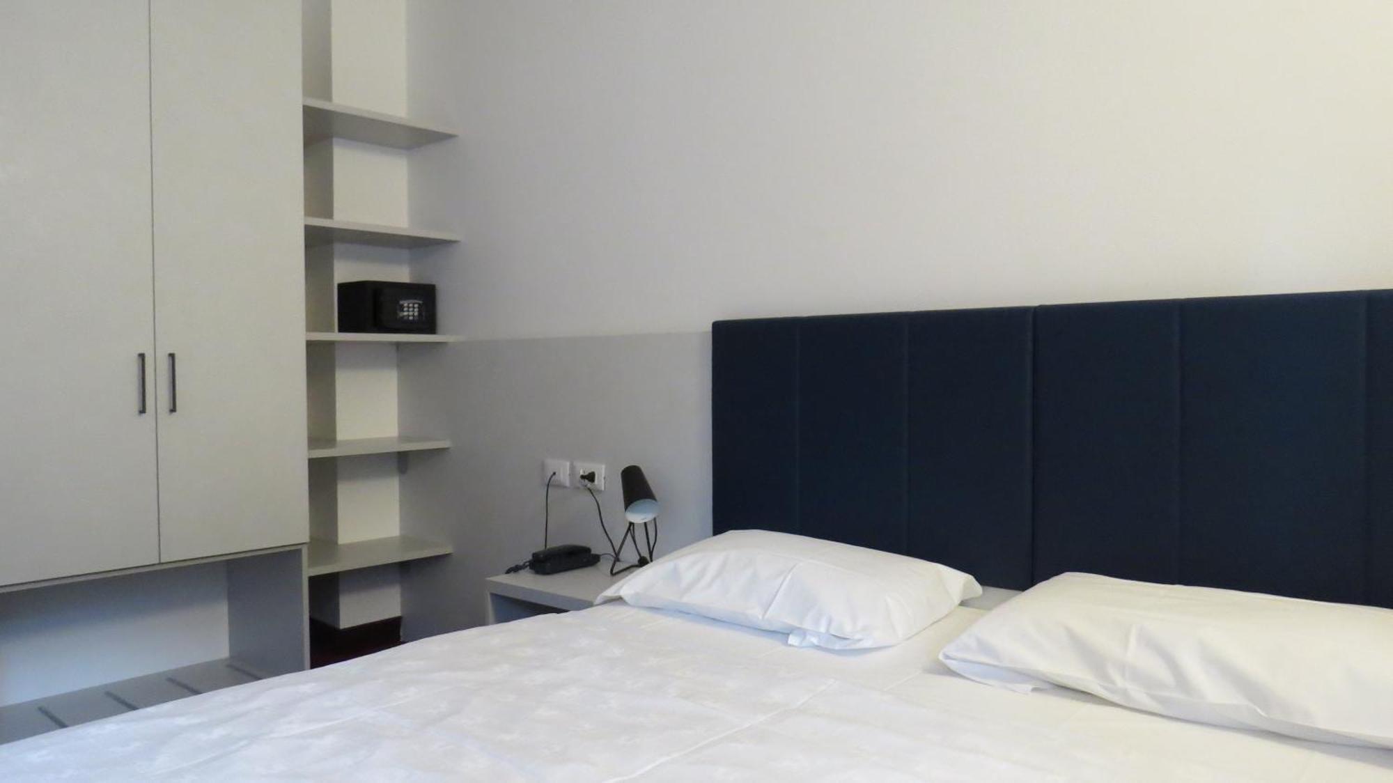 Hotel Villa Claudia Torbole Sul Garda Habitación foto