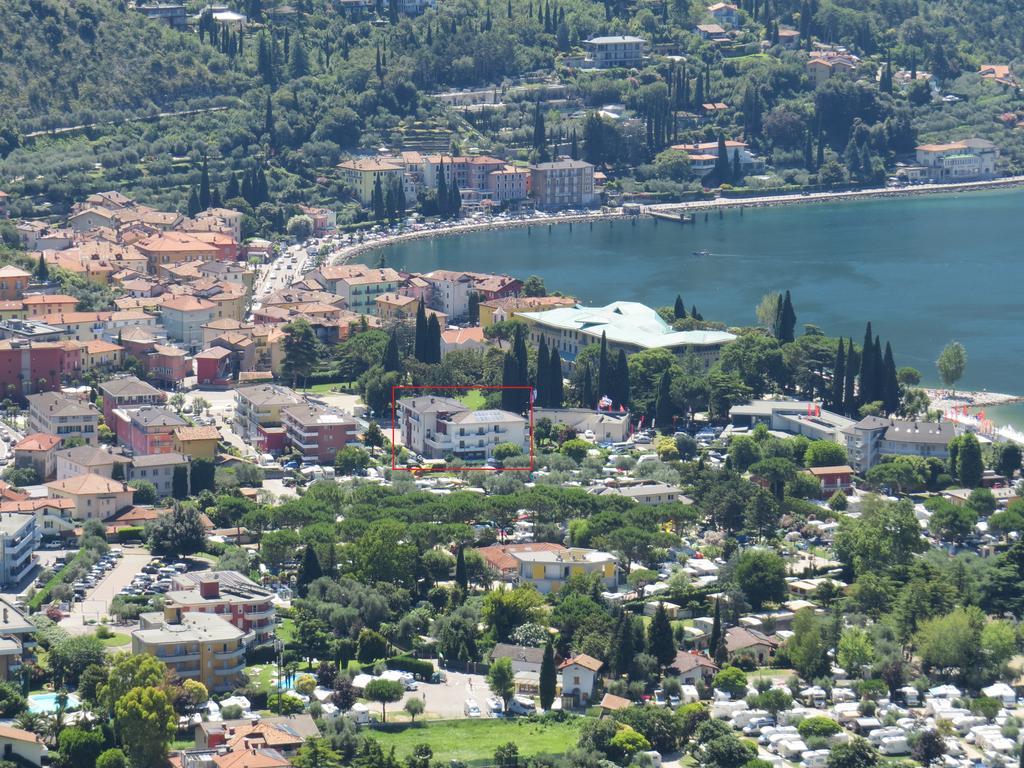 Hotel Villa Claudia Torbole Sul Garda Exterior foto