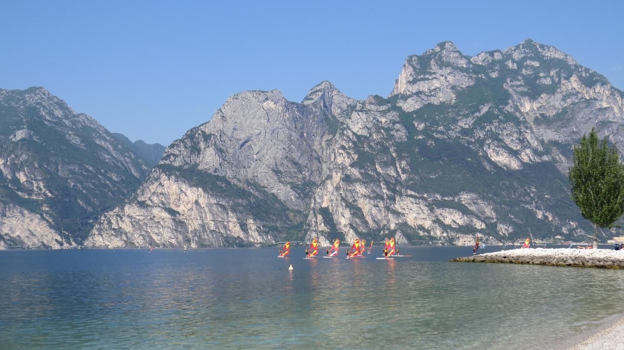Hotel Villa Claudia Torbole Sul Garda Exterior foto
